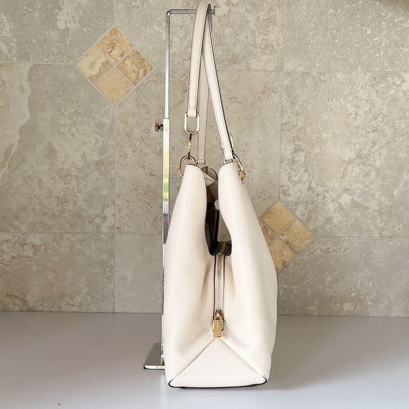Michael Kors Christina LG Shoulder Bag Light Cream main image 3